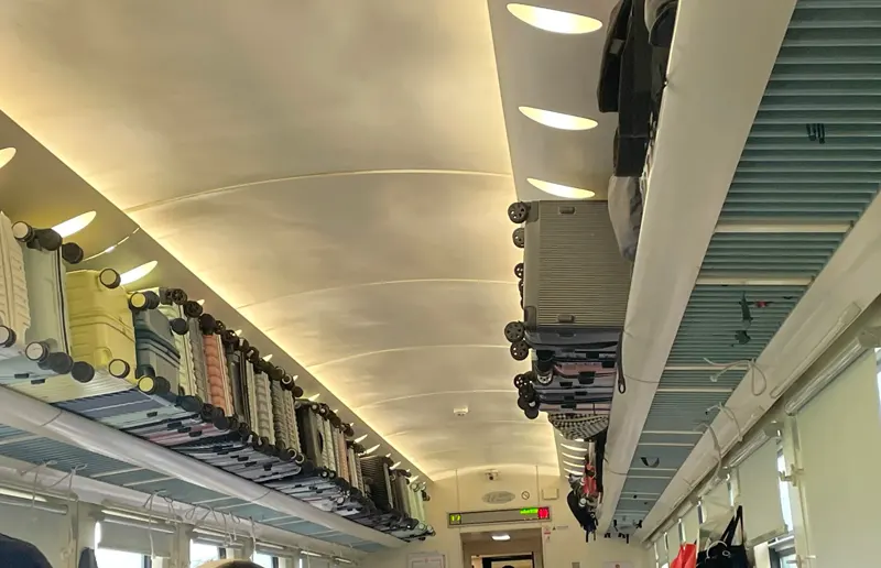 Overhead Luggage Racks in Hard Seat